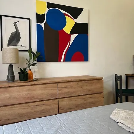 Robins Nest In The Center *