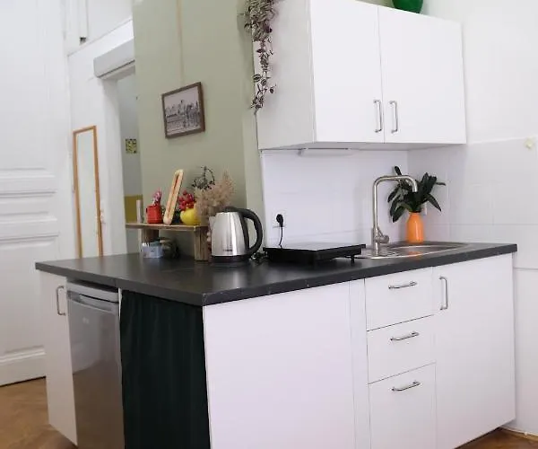 Robins Nest In The Center Maribor